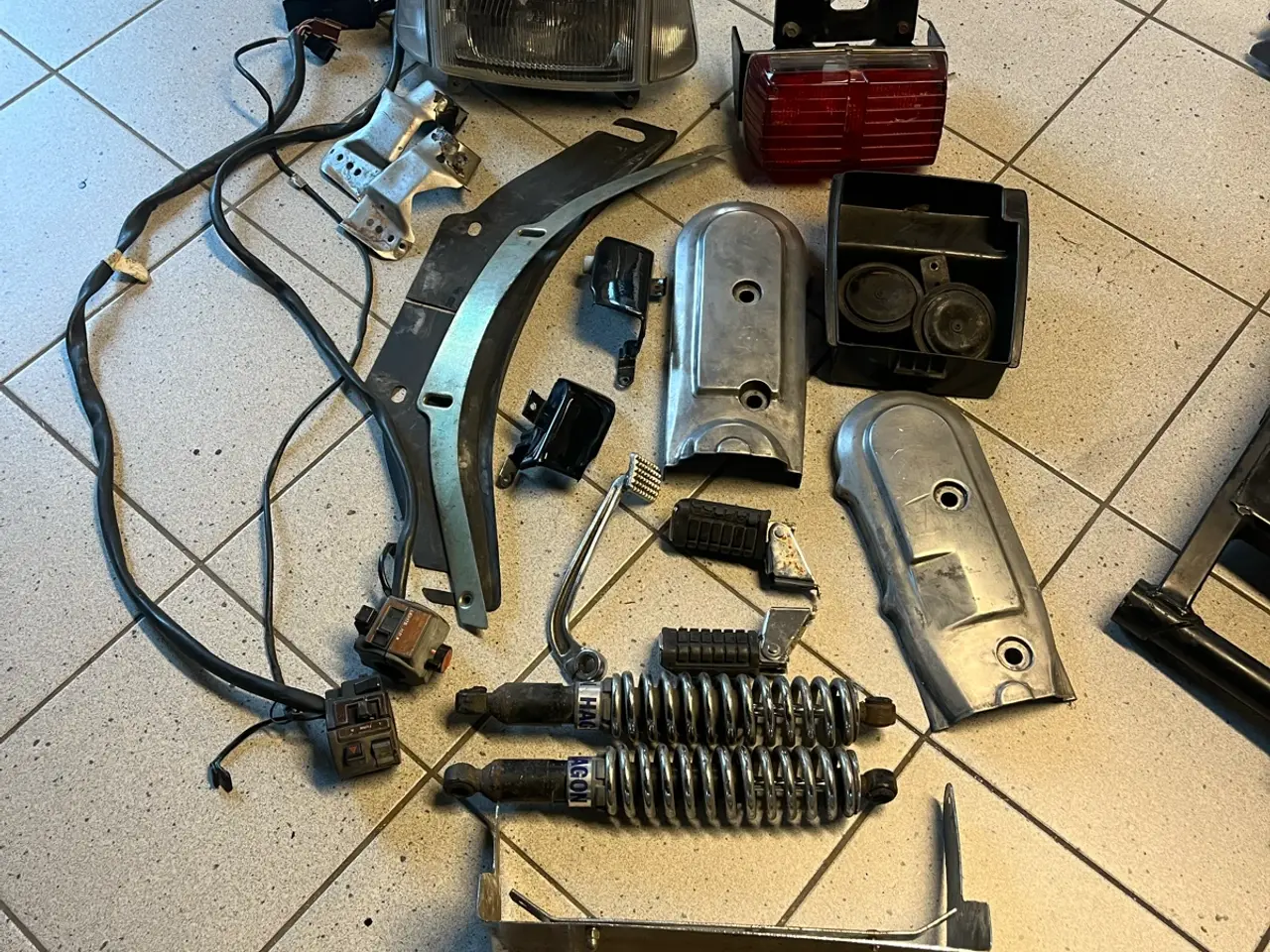 Billede 8 - Honda gl1200 dele