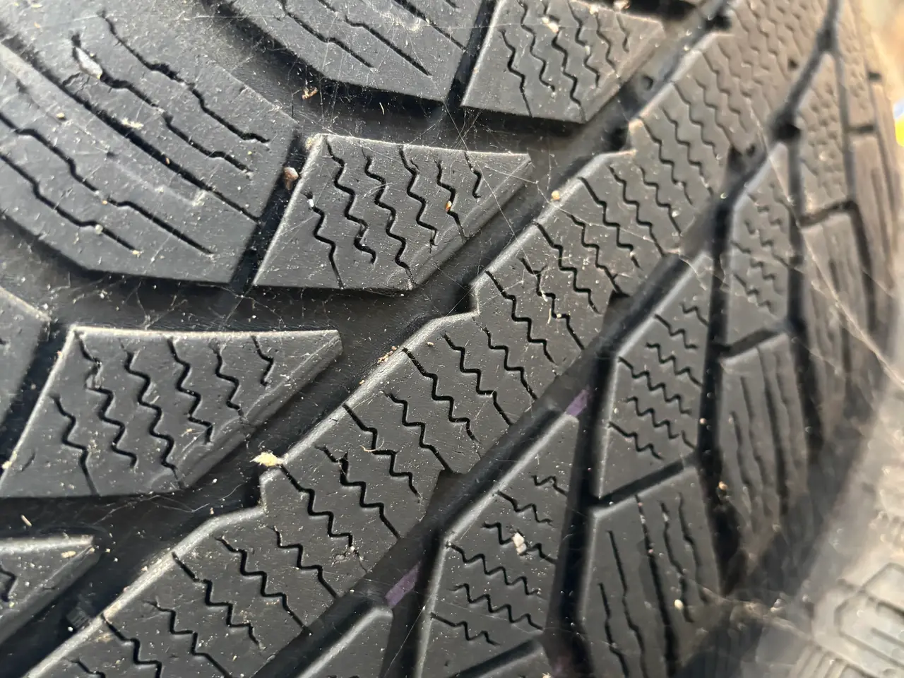 Billede 4 - 185/65-R14 VW UP vinterdæk