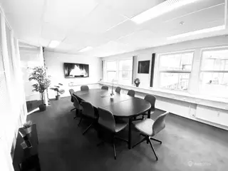 Lejemål i Storkøbenhavn med kontorfaciliteter og bekvemmeligheder inkluderet.