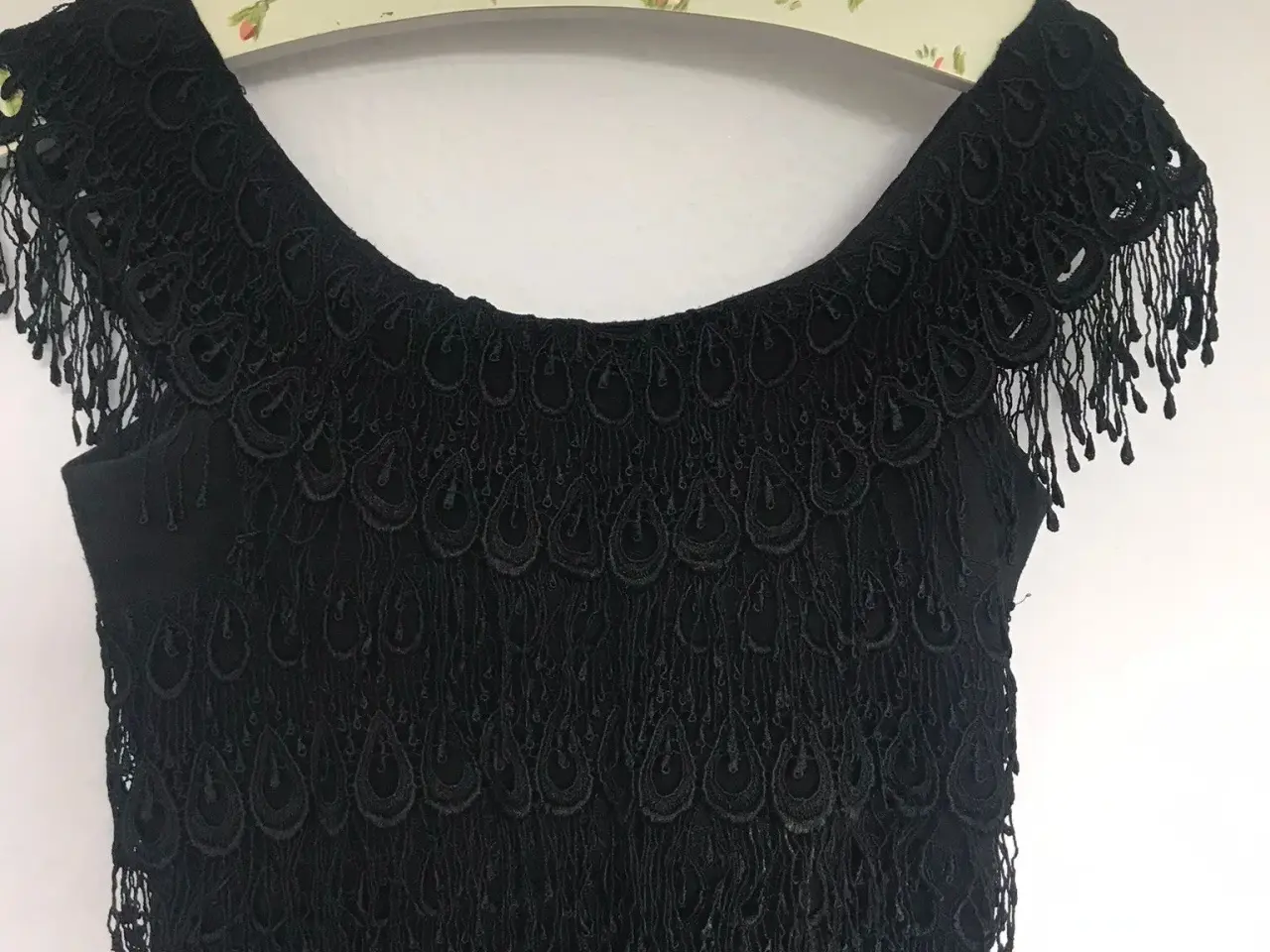 Billede 3 - Elegant sort selskabs top  og flotte røde selskabs