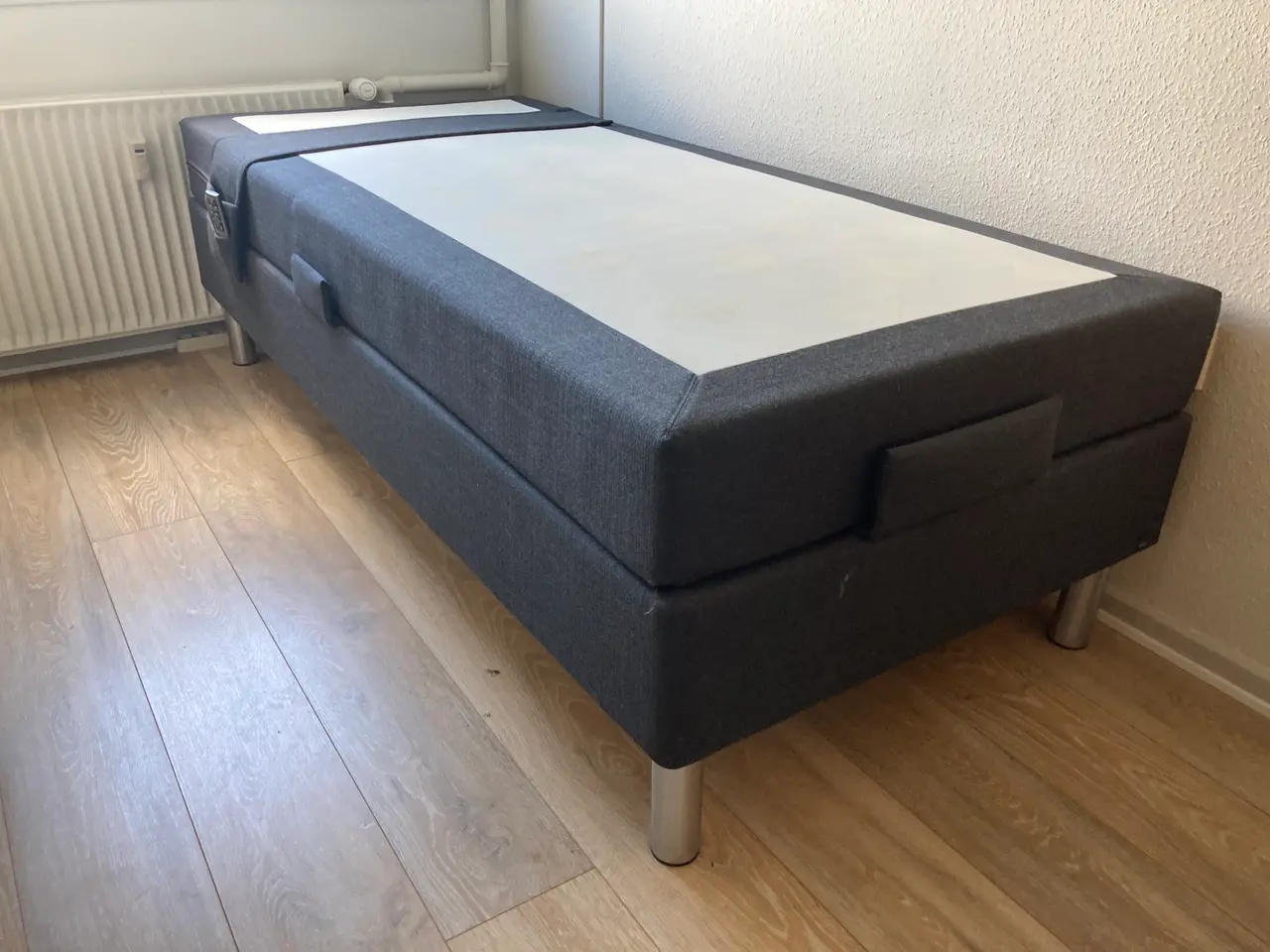 Billede 1 - Elevationsseng med fjernbetjening