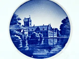 Royal Copenhagen Mini Platte Herlufsholm 71-2010