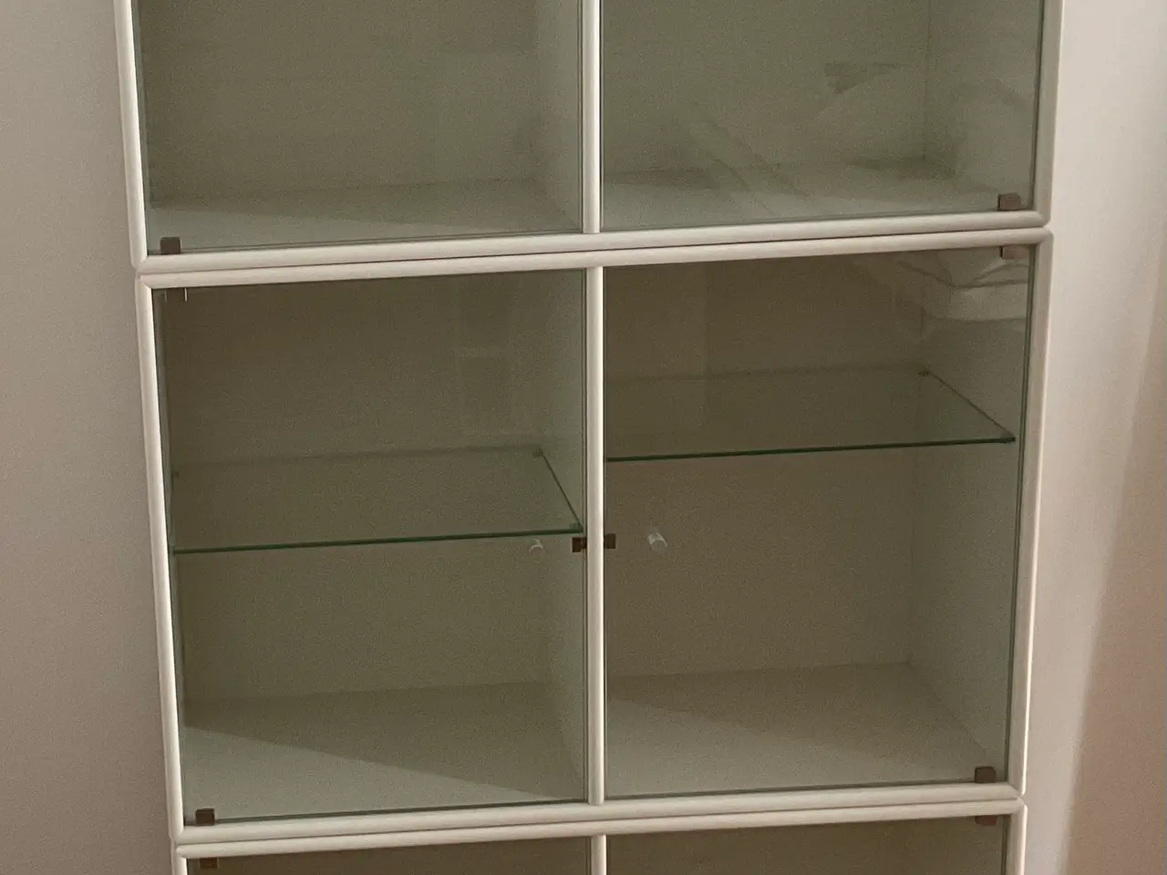 Billede 5 - Tre Montana vitrine skabe i 01 White