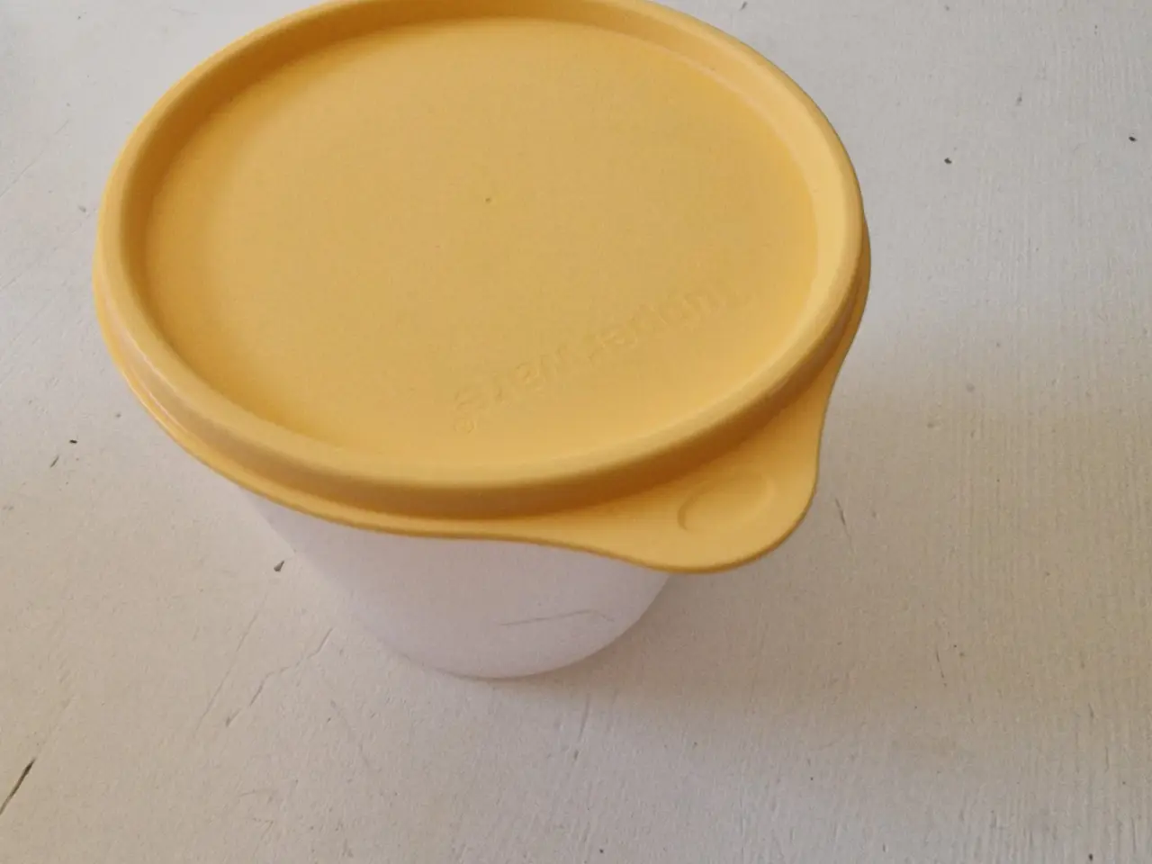 Billede 2 - 2 Tupperware opbevarings bøtter