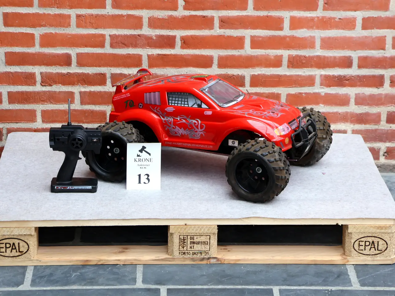 Billede 11 - Stor Benzin drevet r/c bil m/snor-start