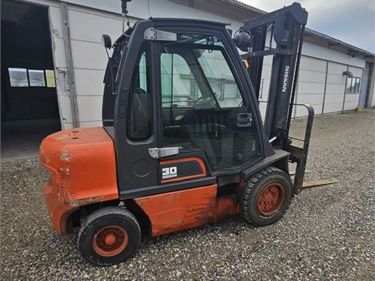 Billede 3 - Nissan FGD02A300 - Diesel - kapacitet/capacity 3 ton - løftehøjde/lifting height 3,7 meter