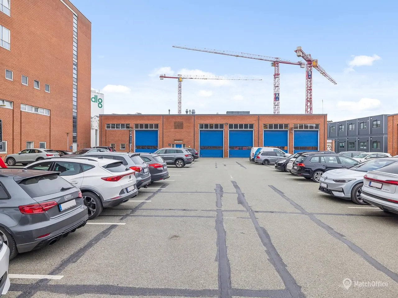 Billede 12 - 2-plans erhvervslejemål med portadgang