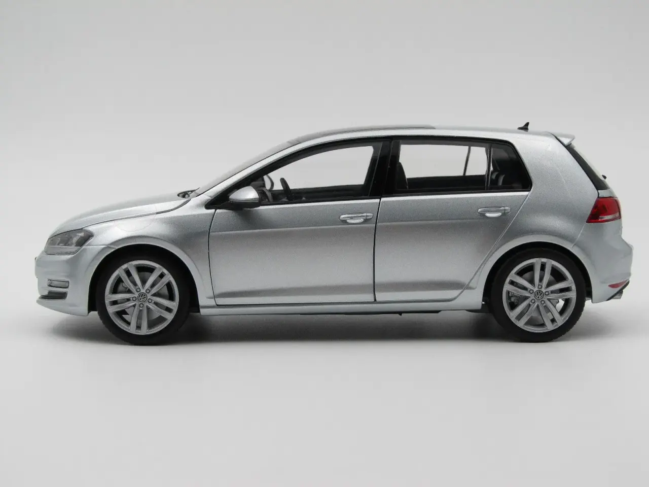 Billede 2 - 2013 VW Golf 7 / VII Dealer Edition - 1:18