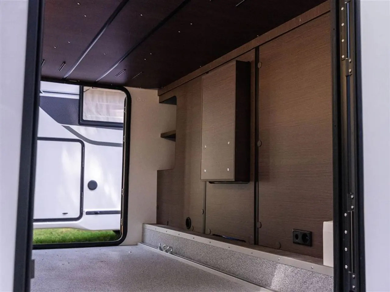 Billede 11 - 2027 - Benimar Mileo 268 NK Face-toface siddegruppe
