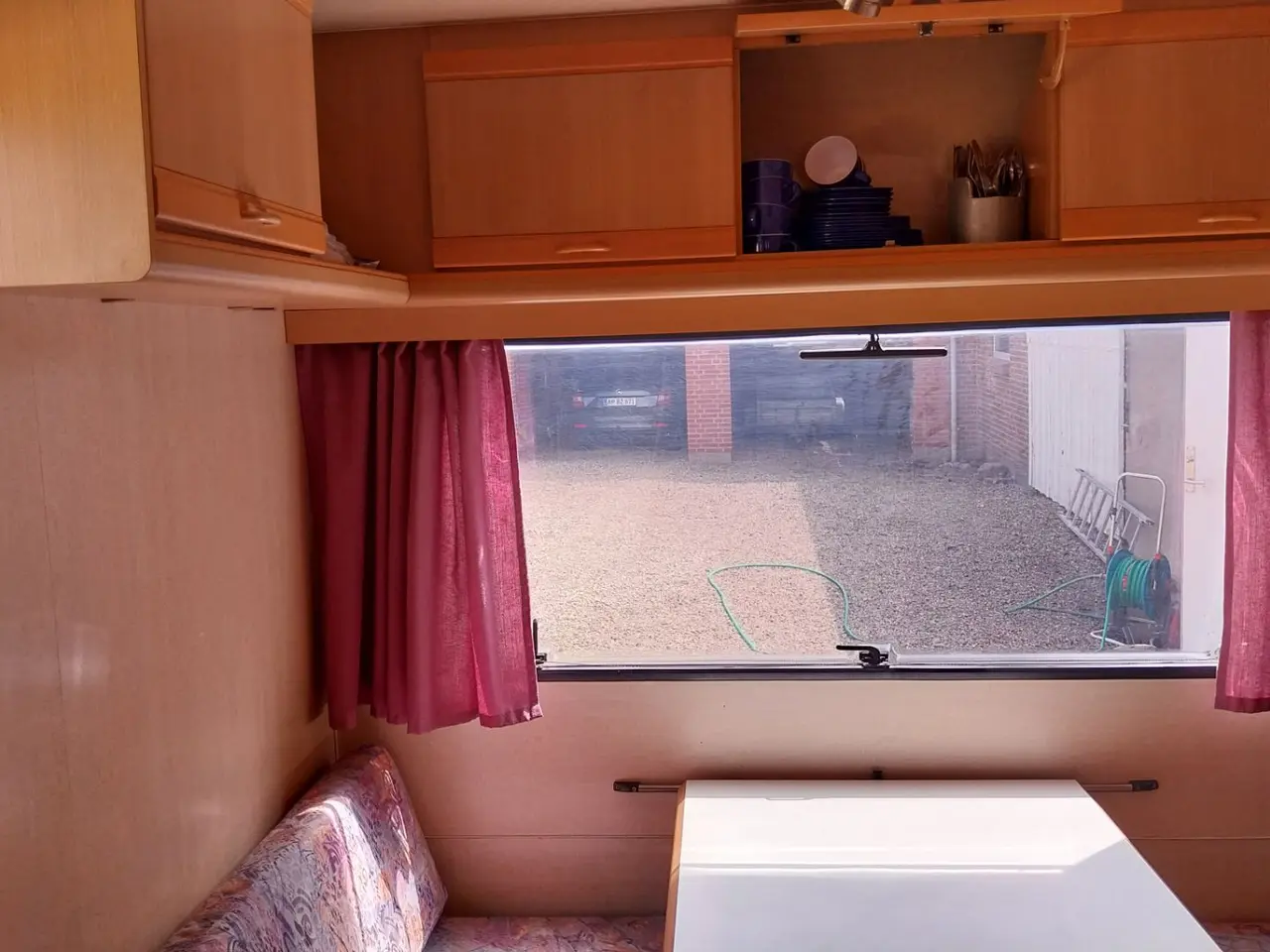 Billede 3 - Campingvogn med fortelt og udstyr (bud modtages)