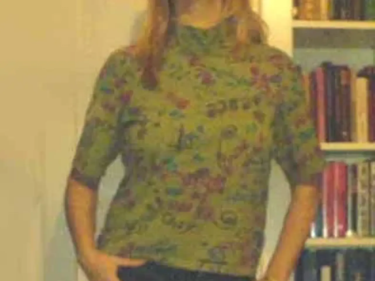 Billede 1 - T-shirt # Grafitti-mønster # Unika #