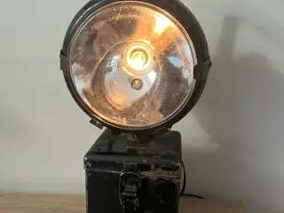 Originale Eisemann industrilamper fra 30-50’erne 