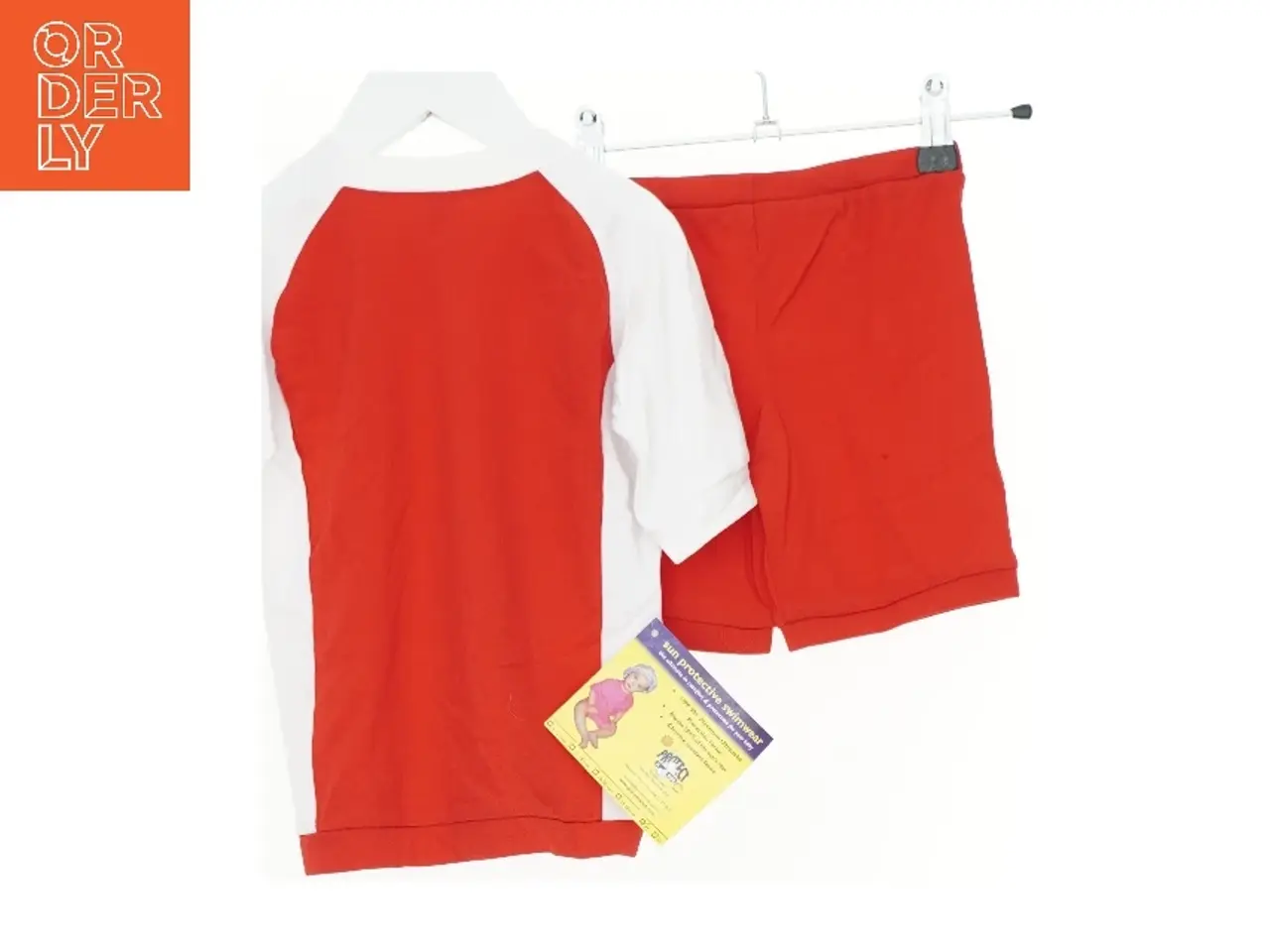 Billede 2 - Protech Badeshorts og UV-bluse (str. 104)