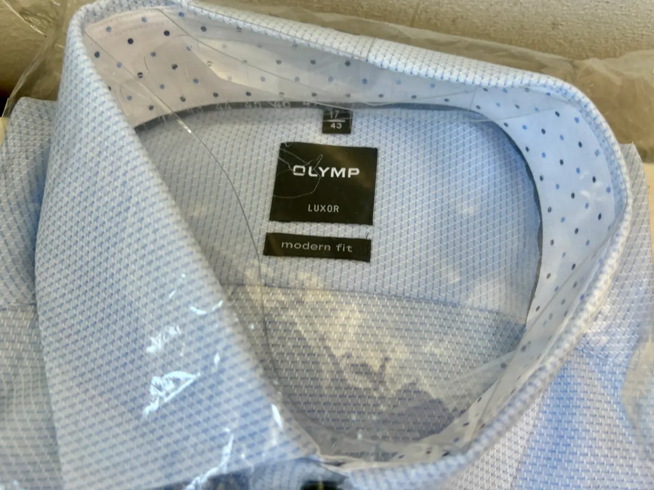 Billede 2 - Olymp, lyseblå skjorte, str 43 17 XL