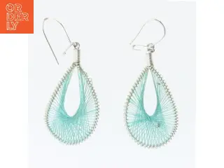 Unikke øreringe med tråd design fra Camilla Krøyer Jewellery (str. 60 mm)