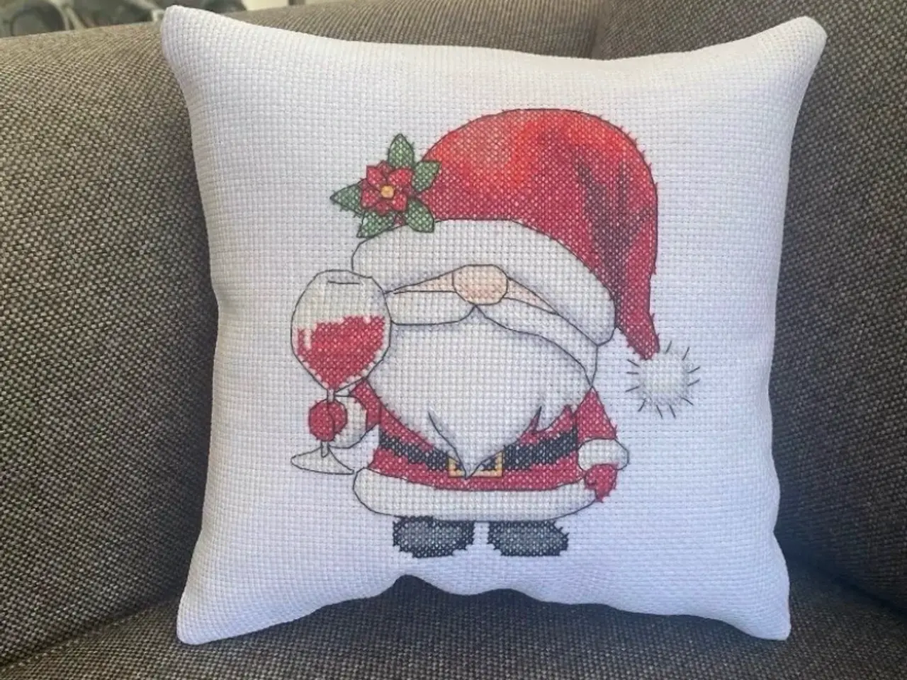 Billede 1 - Håndbroderet julepude