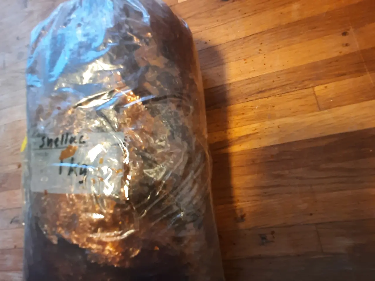 Billede 1 - Shellak i flager 1 kg (0,980 kg)