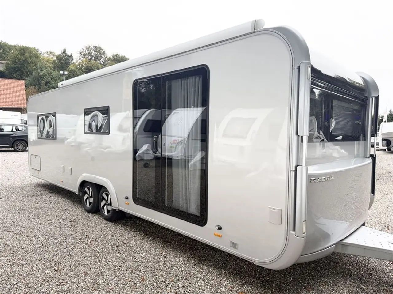 Billede 2 - 2022 - Adria Astella 754 DP Queensbed-Alde-Gulvvarme-El Thule markise
