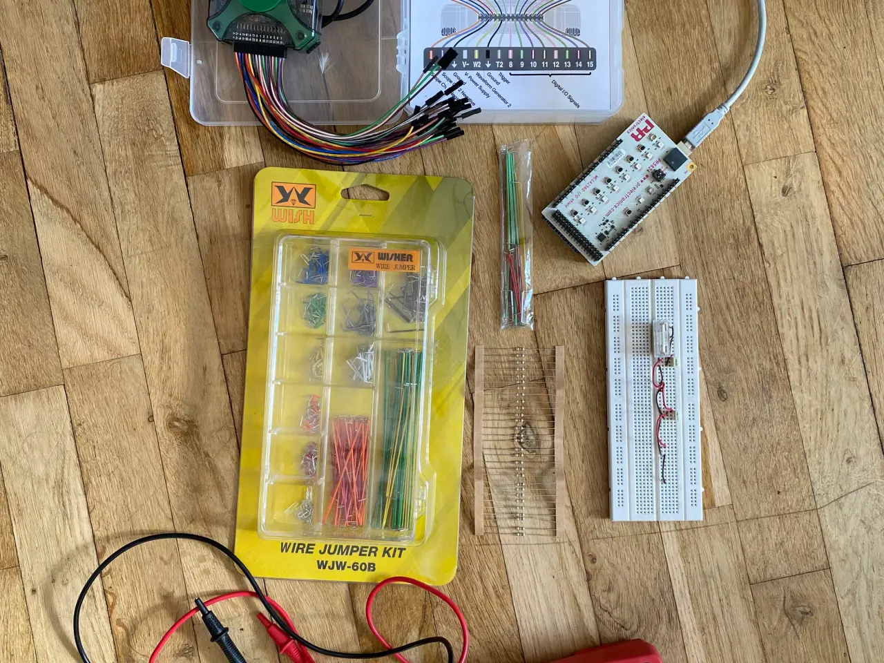 Billede 1 - Analog Discovery 2, multimeter, arduino, fumlebræt