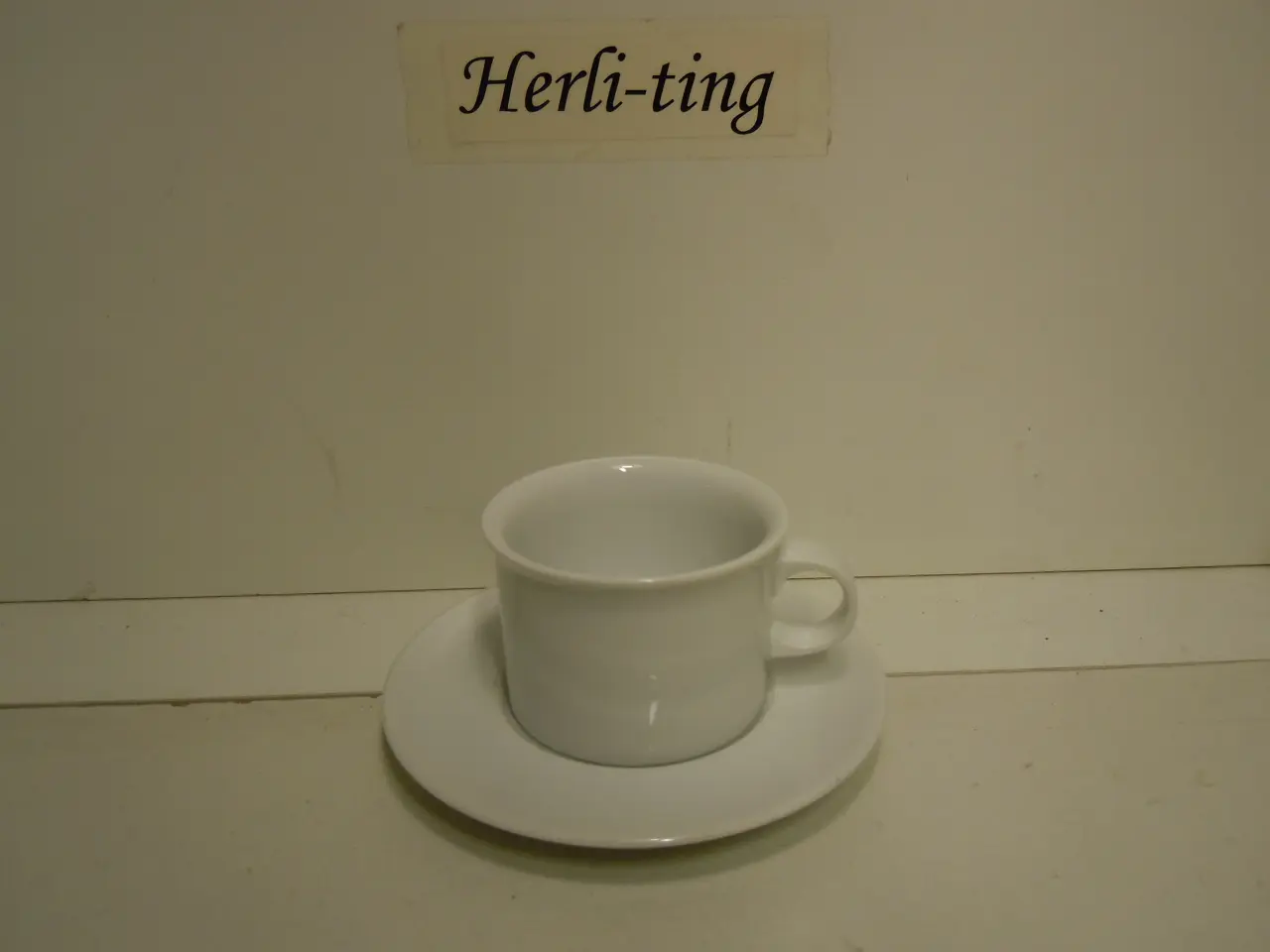 Billede 1 - OPHØRSUDSALG 1/2 pris KGL "Domino Hvid" .Pris fra