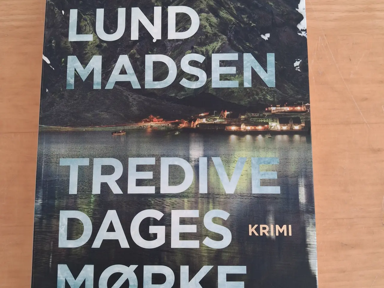 Billede 1 - Tredive dages mørke, Jenny Lund Madsen