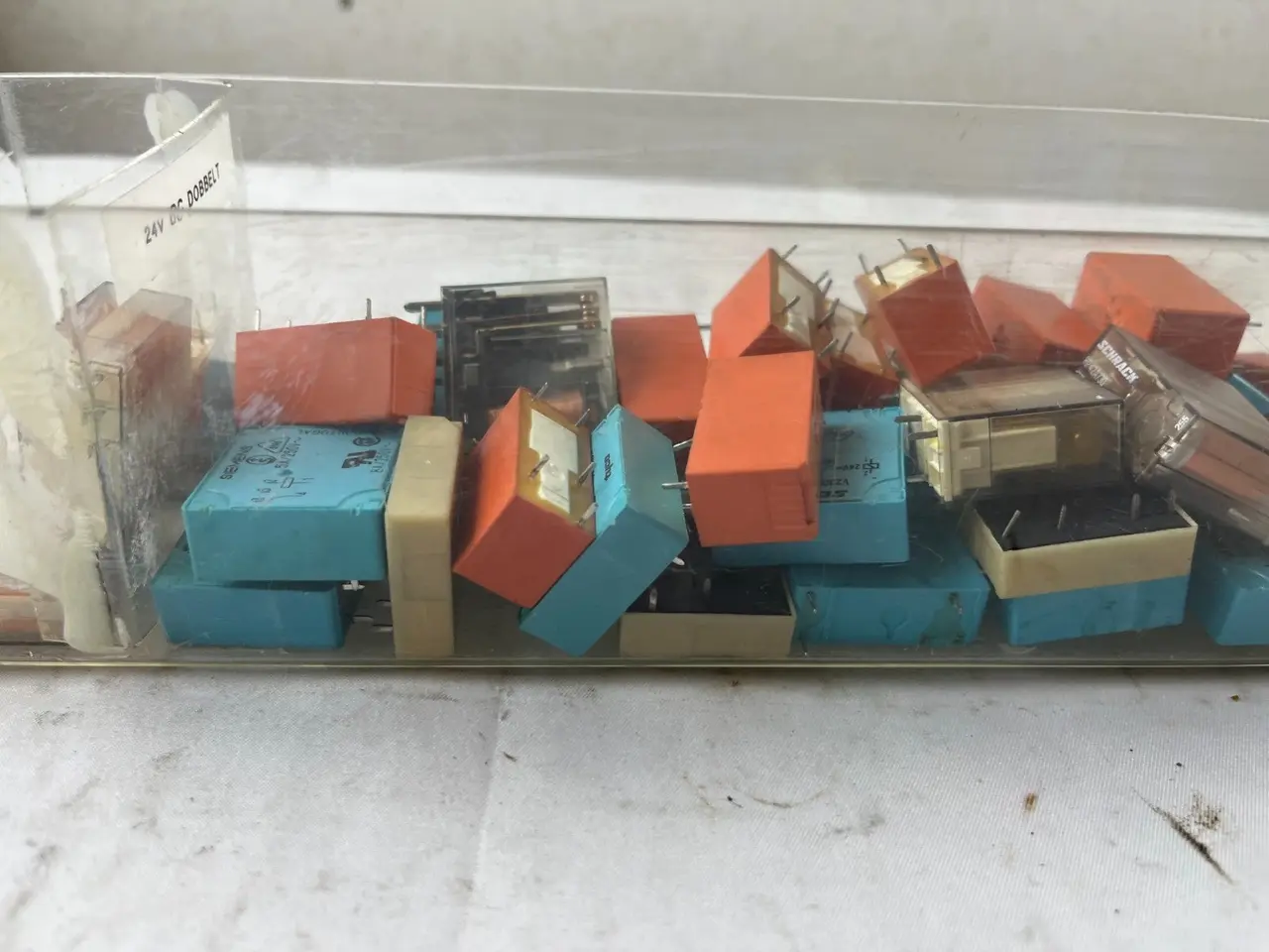 Billede 3 - relæ parti Schrack Siemens Finder Tyco 24V Control