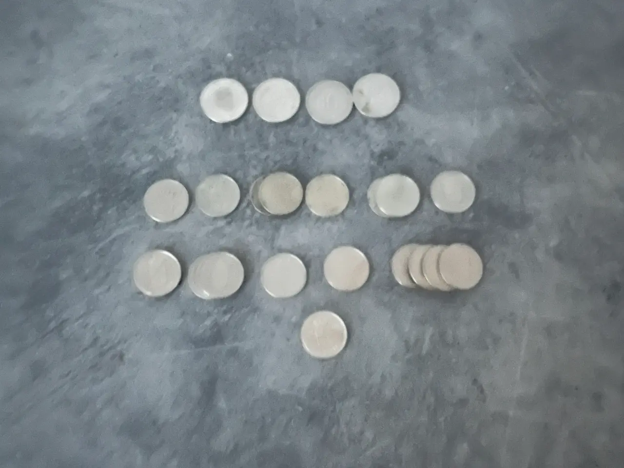 Billede 2 -  Gl  mønter 4 X 10 kr mønter  og  20 x 1 kr mønter