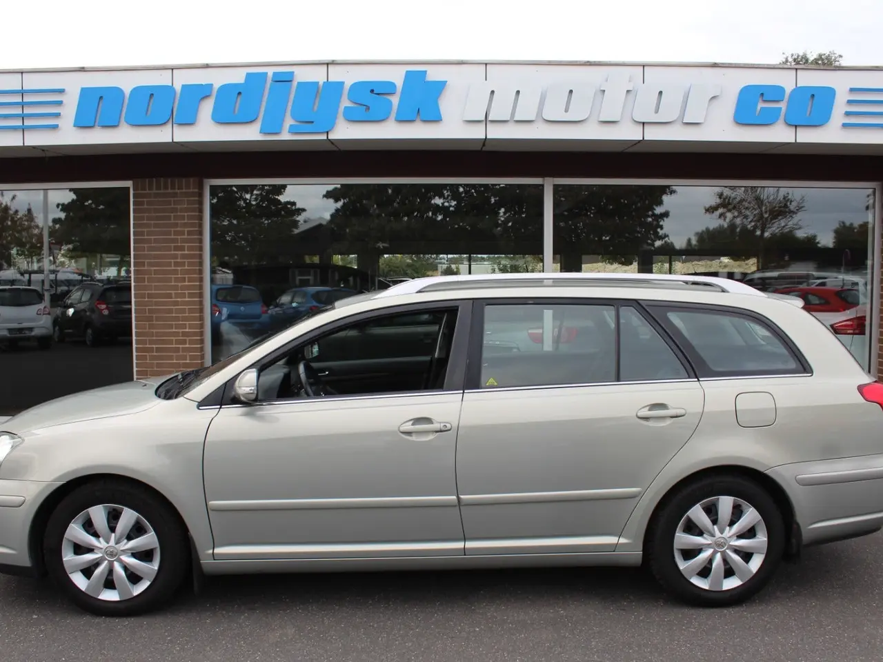 Billede 1 - Toyota Avensis 1,8 VVT-i Sol stc.