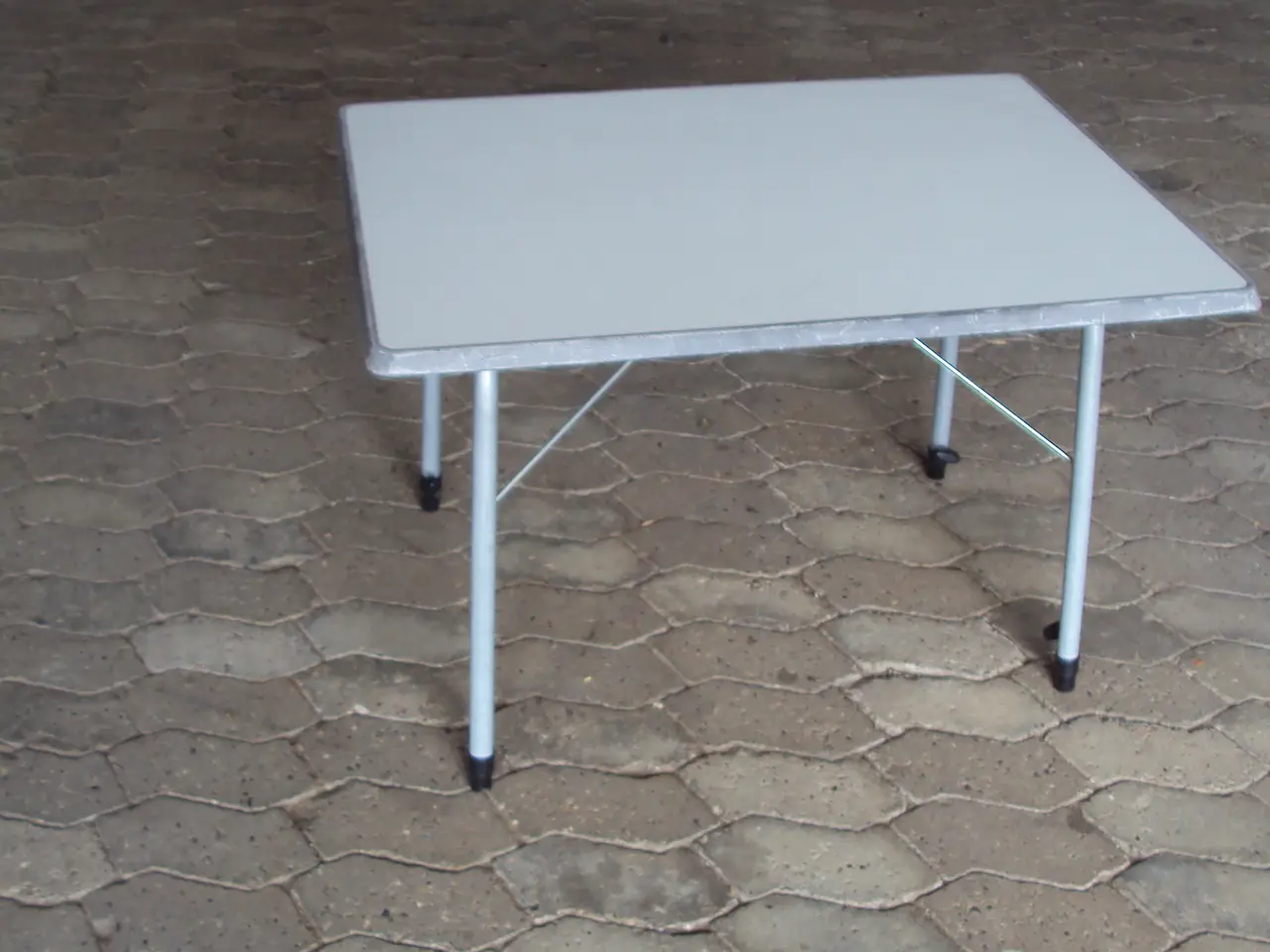 Billede 1 - Havebord / legebord .