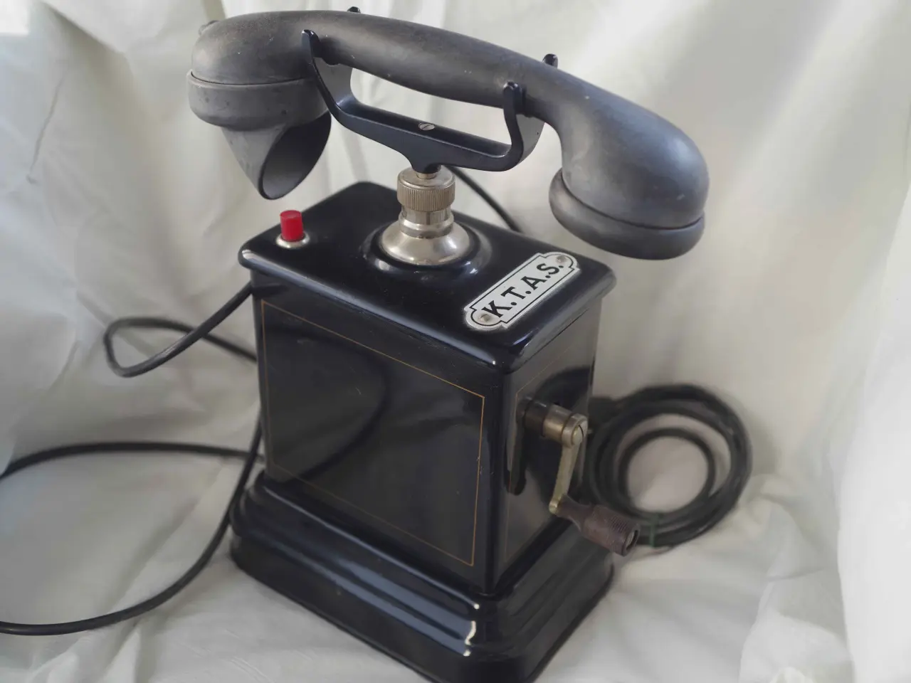 Billede 1 - Gammel K.T.A.S. telefon med håndsving