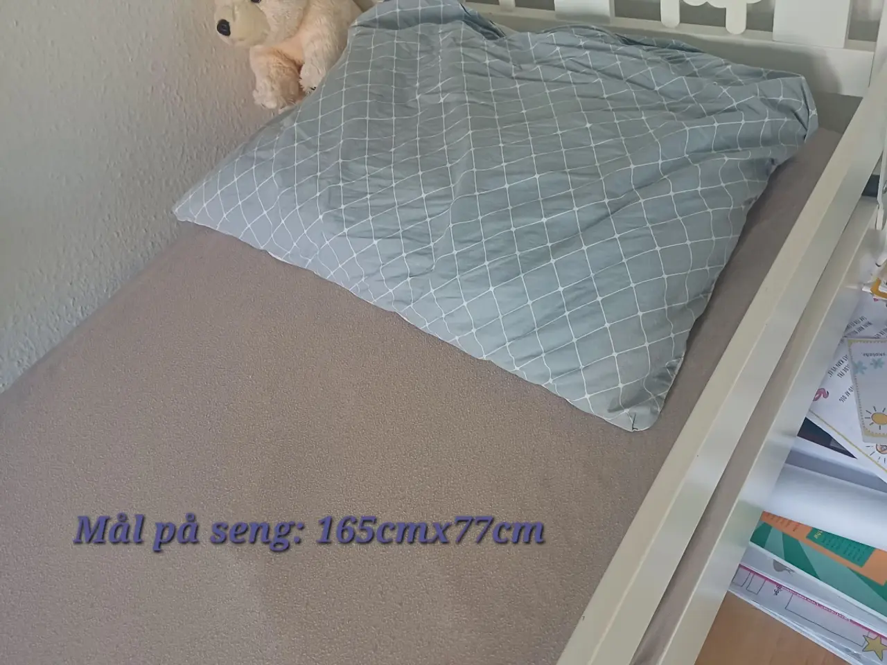 Billede 1 - Juniorseng med sengehest