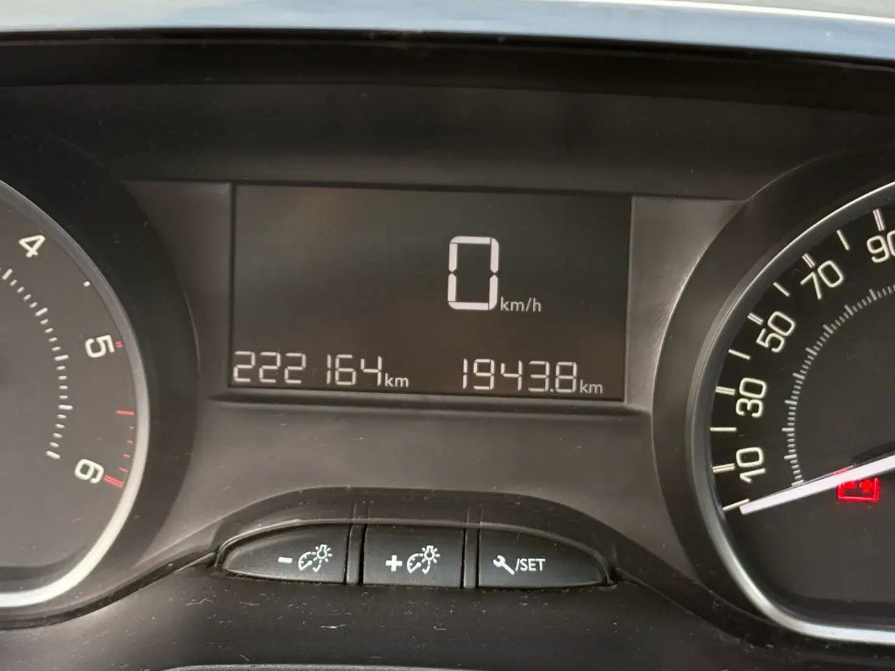 Billede 5 - Peugeot 208 1,6 hdi 100hk 33,3km/