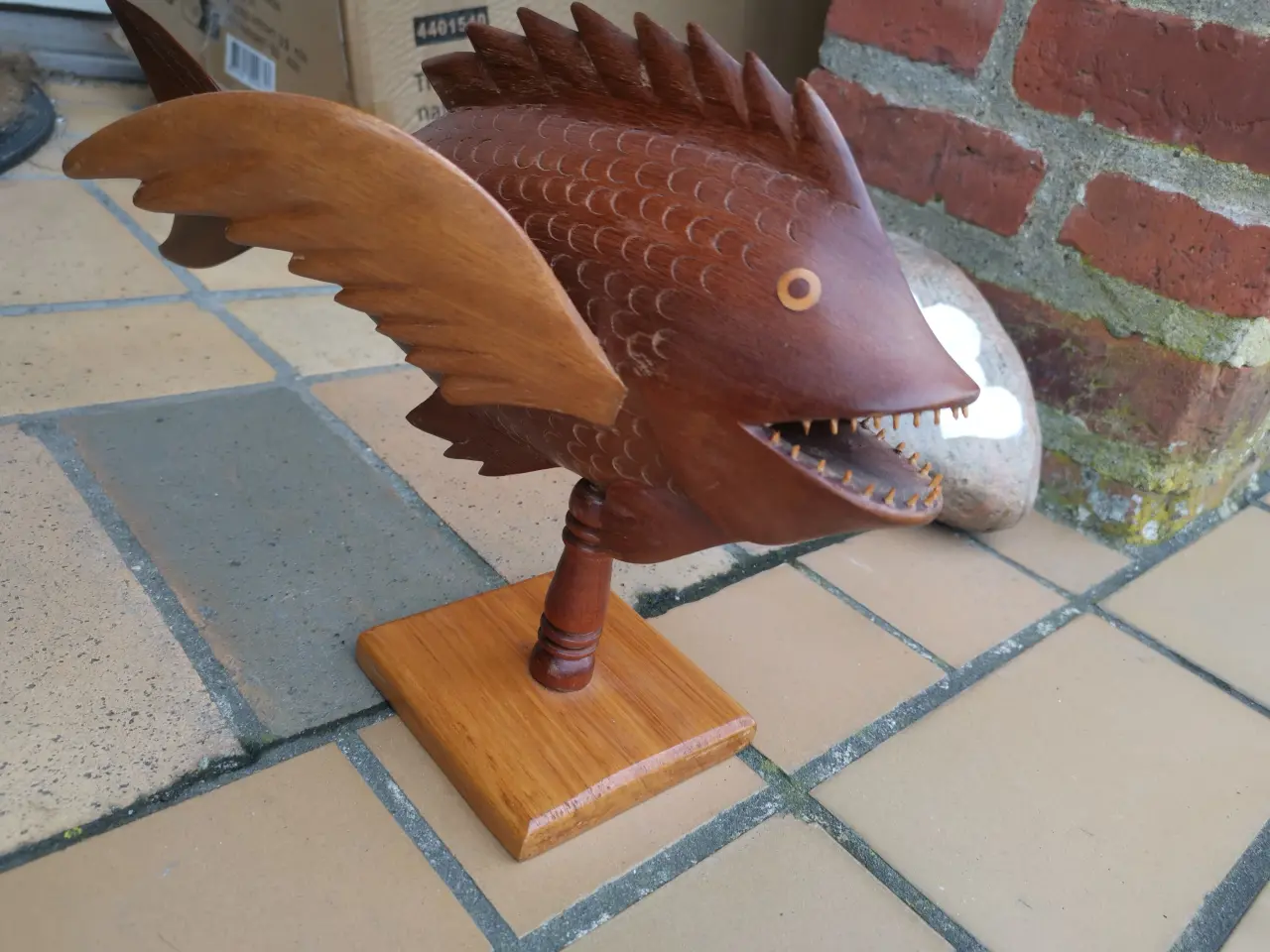 Billede 1 - Flyvefisk figur i teak måske