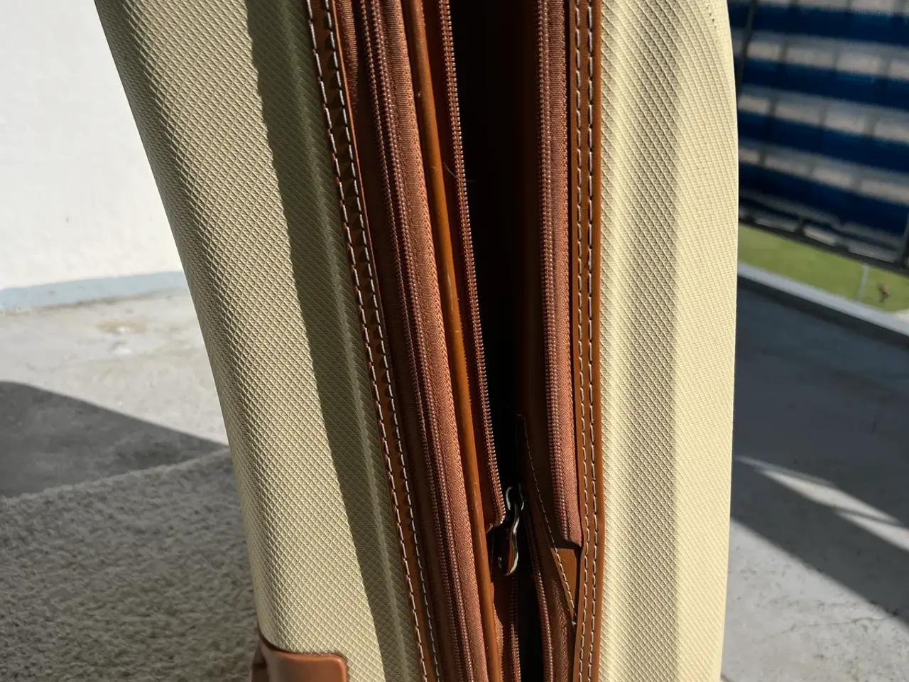 Billede 5 - It kuffert trolley plast beige/brun unisex