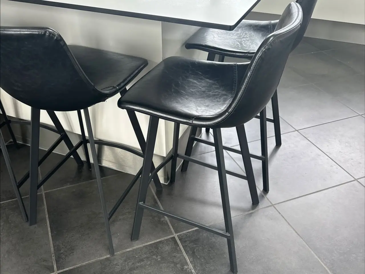 Billede 1 - 4 barstole siddehøjde 65 cm