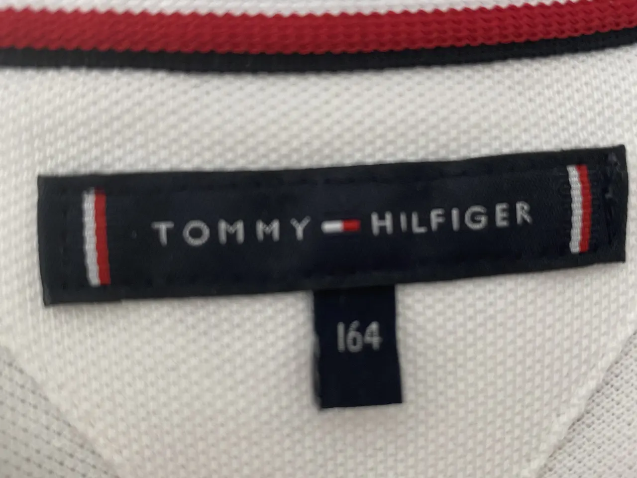 Billede 5 - 4 stk Tommy Hilfiger t-shirt 