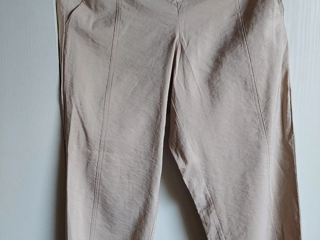 Billede 1 -  Ny Knikers str 38 Beige farvet /Pæne