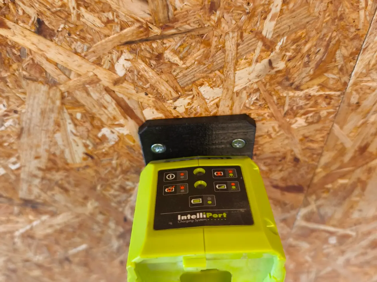Billede 2 - Ryobi ONE+ ladeholder – 3D-printet vægholder