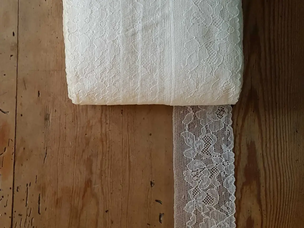 Billede 2 - 54 m blonde. 30 kr pr. m.