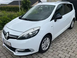 Rummelig og velholdt Renault Grand Scenic III sælg