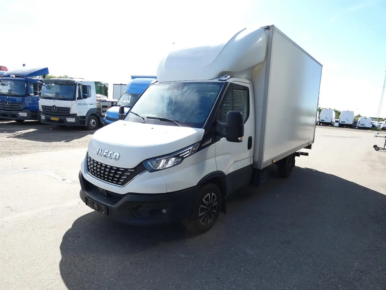 Billede 4 - Iveco Daily 35S16 3750mm 2,3 D m/Alukasse med lift Hi-Matic 156HK Ladv./Chas. 8g Aut.