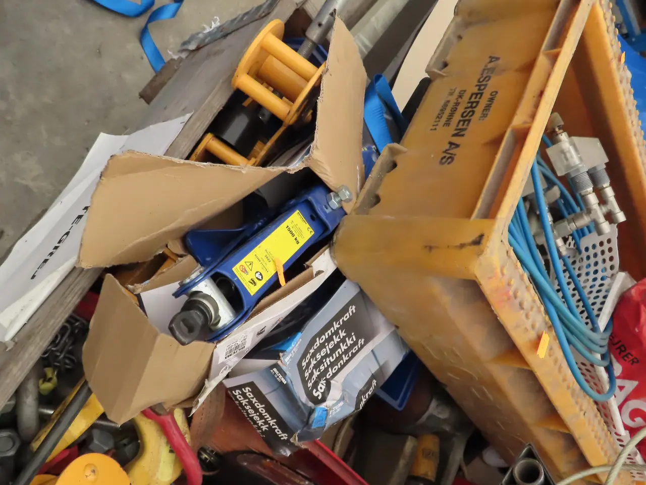 Billede 5 - Palle med materialelift, elkædetalje m.m.