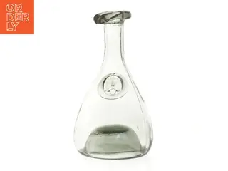 Glasflaske med dekorativt emblem (str. 23 cm)