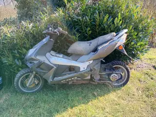 Pgo g-max sælges i dele og ikke samlet