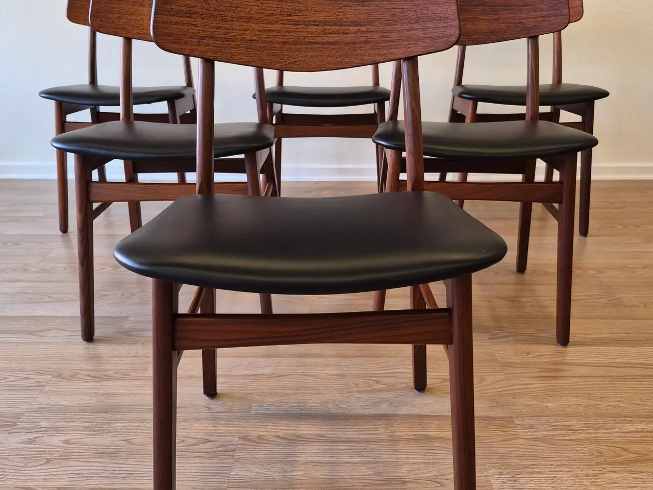 Billede 1 - 6 nyrenoverede teak stole
