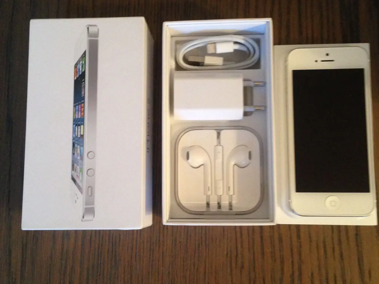 Billede 1 - Flot Iphone 5  16GB.  Gaven.