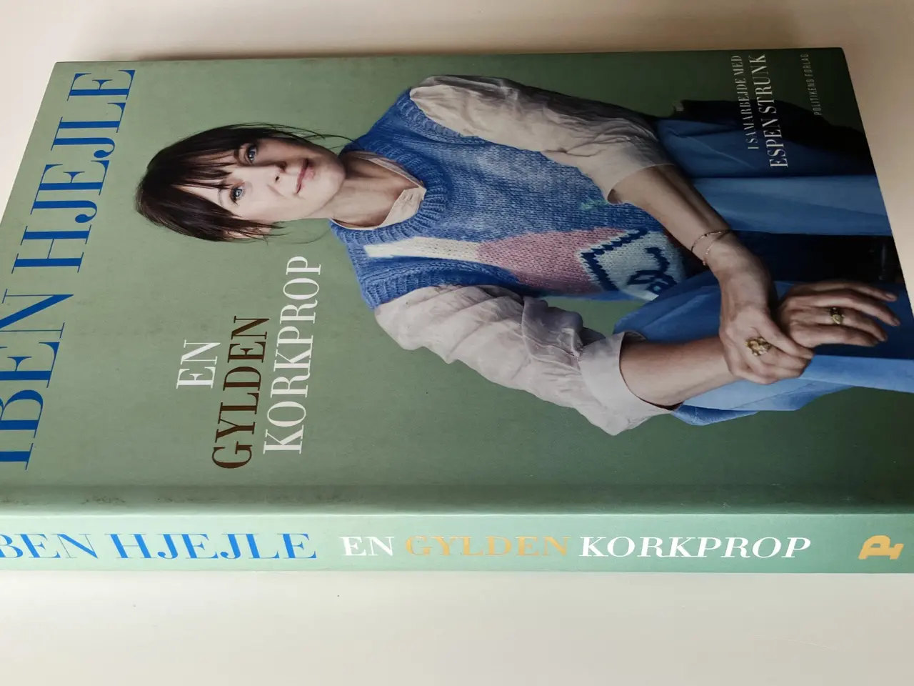 Billede 3 - En gylden korkprop. Af Iben Hjejle og Espen Strunk