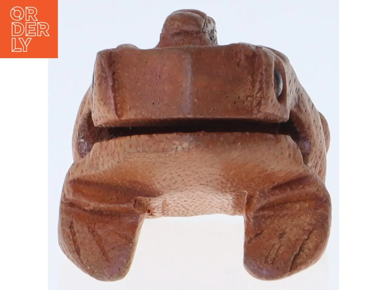 Billede 4 - Håndskåret træfigur af frø (str. 5,5x4 cm)