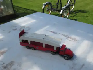 1 stk Volvo Autotransporter Tekno Denmark