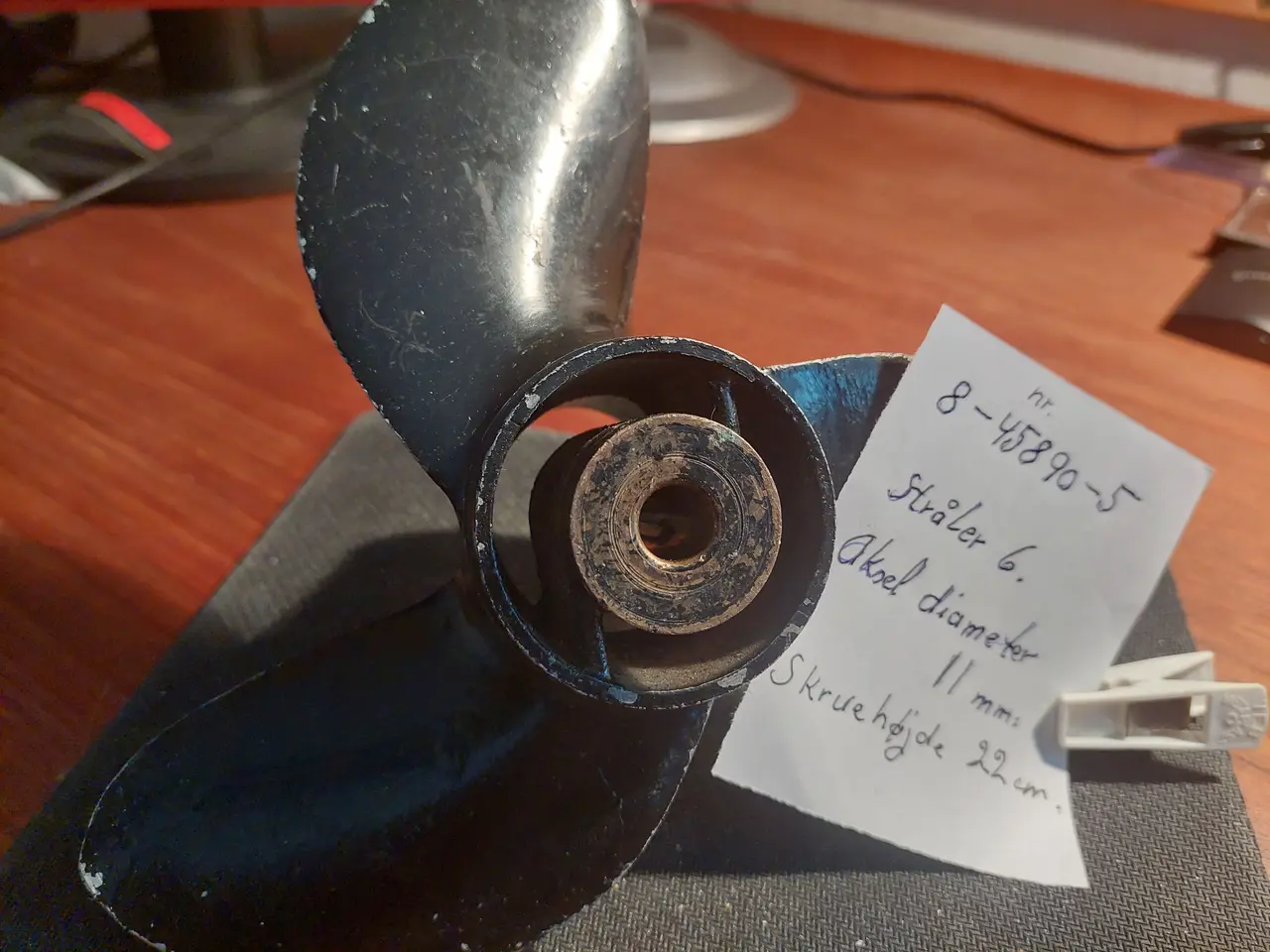 Billede 1 - Propeller til Påhængsmotor.